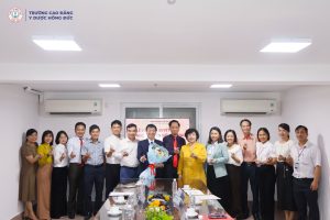 trao quyet dinh hieu truong Truong Dinh Cam