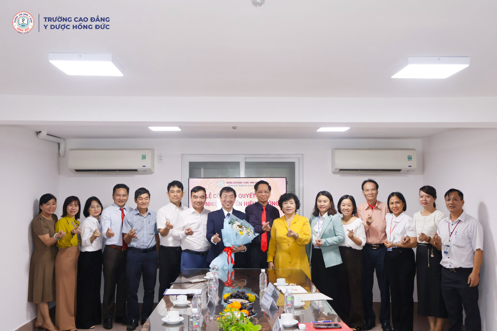 trao quyet dinh hieu truong Truong Dinh Cam